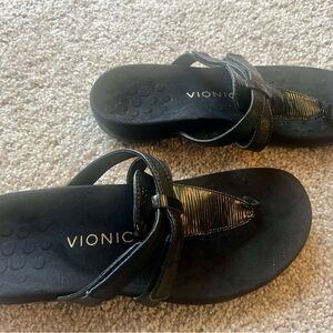 Vionic Karley Black Sandals
